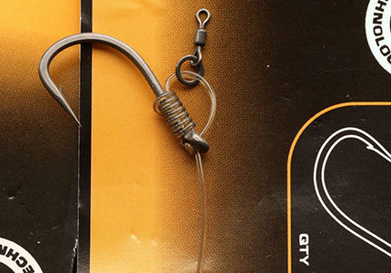 Fox Edges Stiff Rig Straight