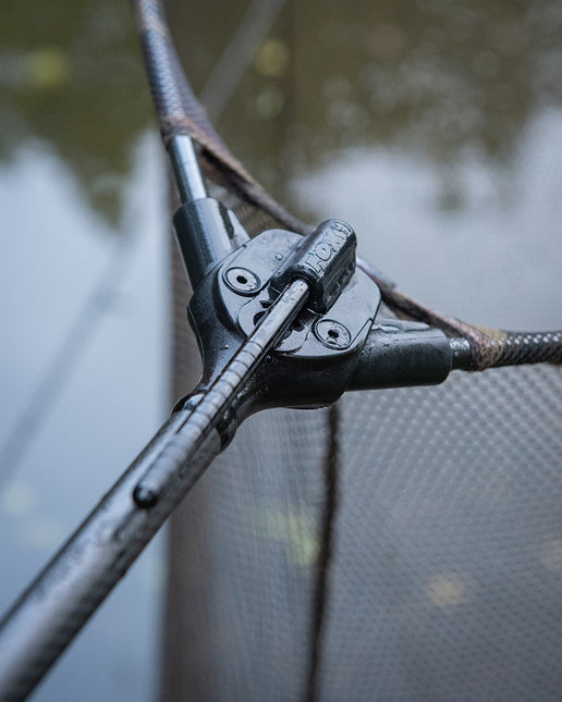 Fox Lever-lok Landing Net - 42"" 8FT 2 Piece handle