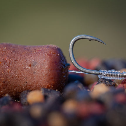 Guru Super MWG Hook (Barbed/Eyed)